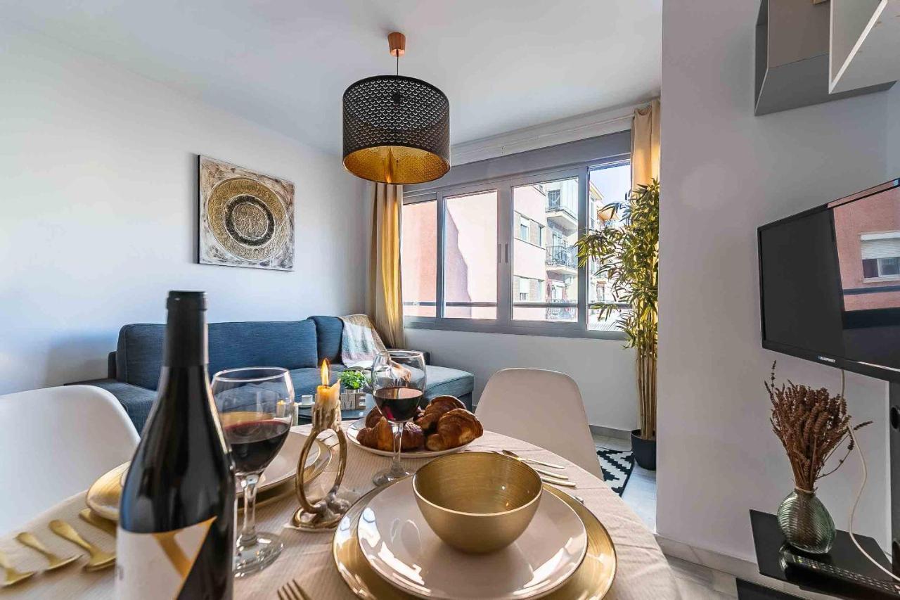 Carlos Haya Beautiful Apartment With Parking Malaga Ngoại thất bức ảnh