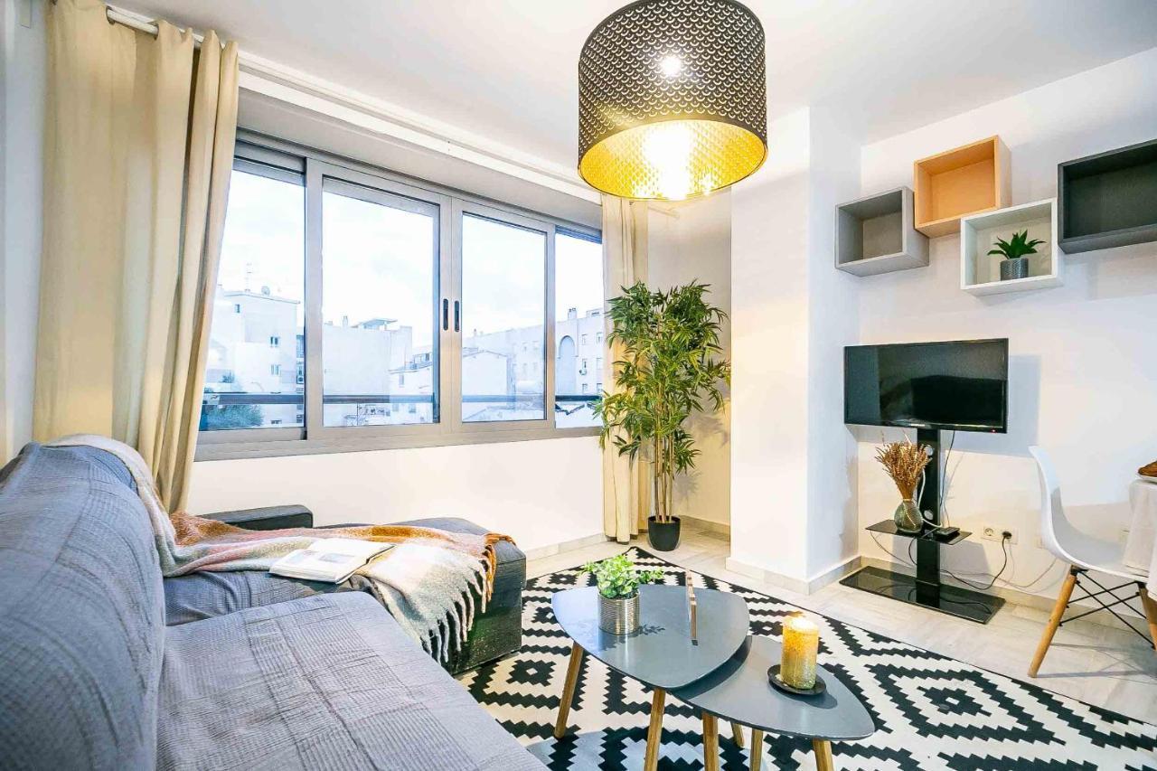 Carlos Haya Beautiful Apartment With Parking Malaga Ngoại thất bức ảnh