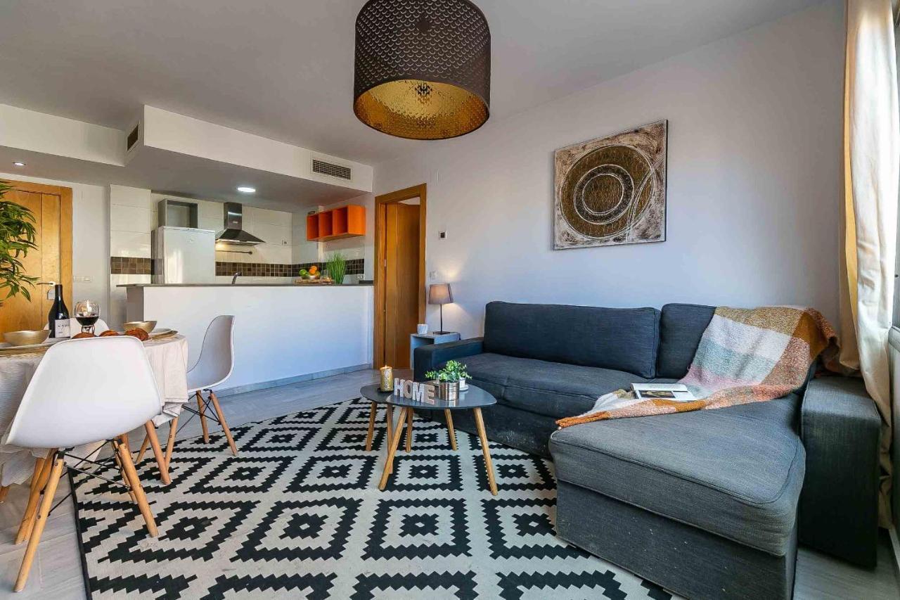 Carlos Haya Beautiful Apartment With Parking Malaga Ngoại thất bức ảnh